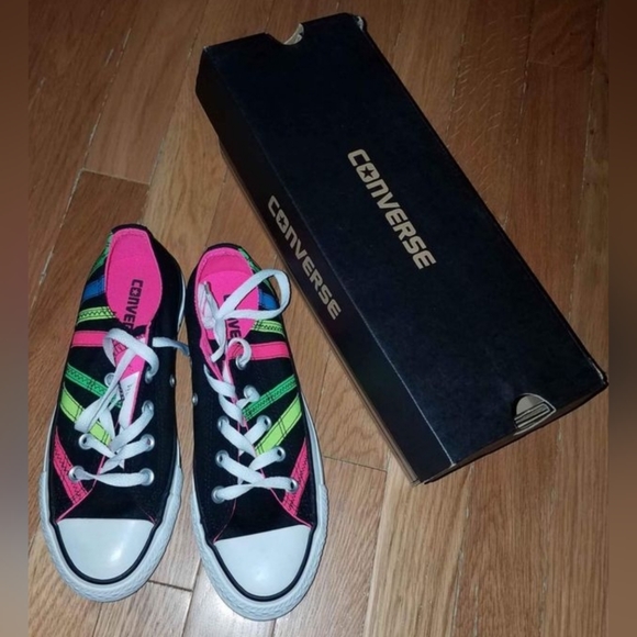 CONVERSE SIZE 6 MULTICOLOR IN BOX Women's Teens - Picture 8 of 10